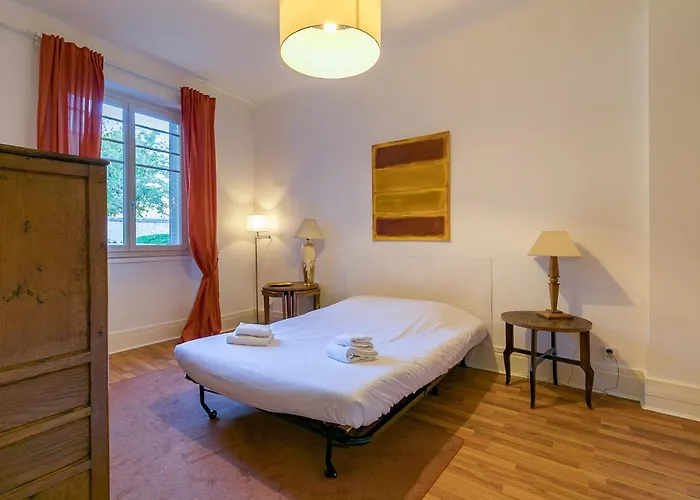 Le Chaussier, En Plein Centre De