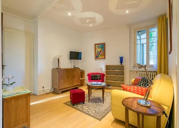 Le Chaussier, En Plein Centre De * Dijon